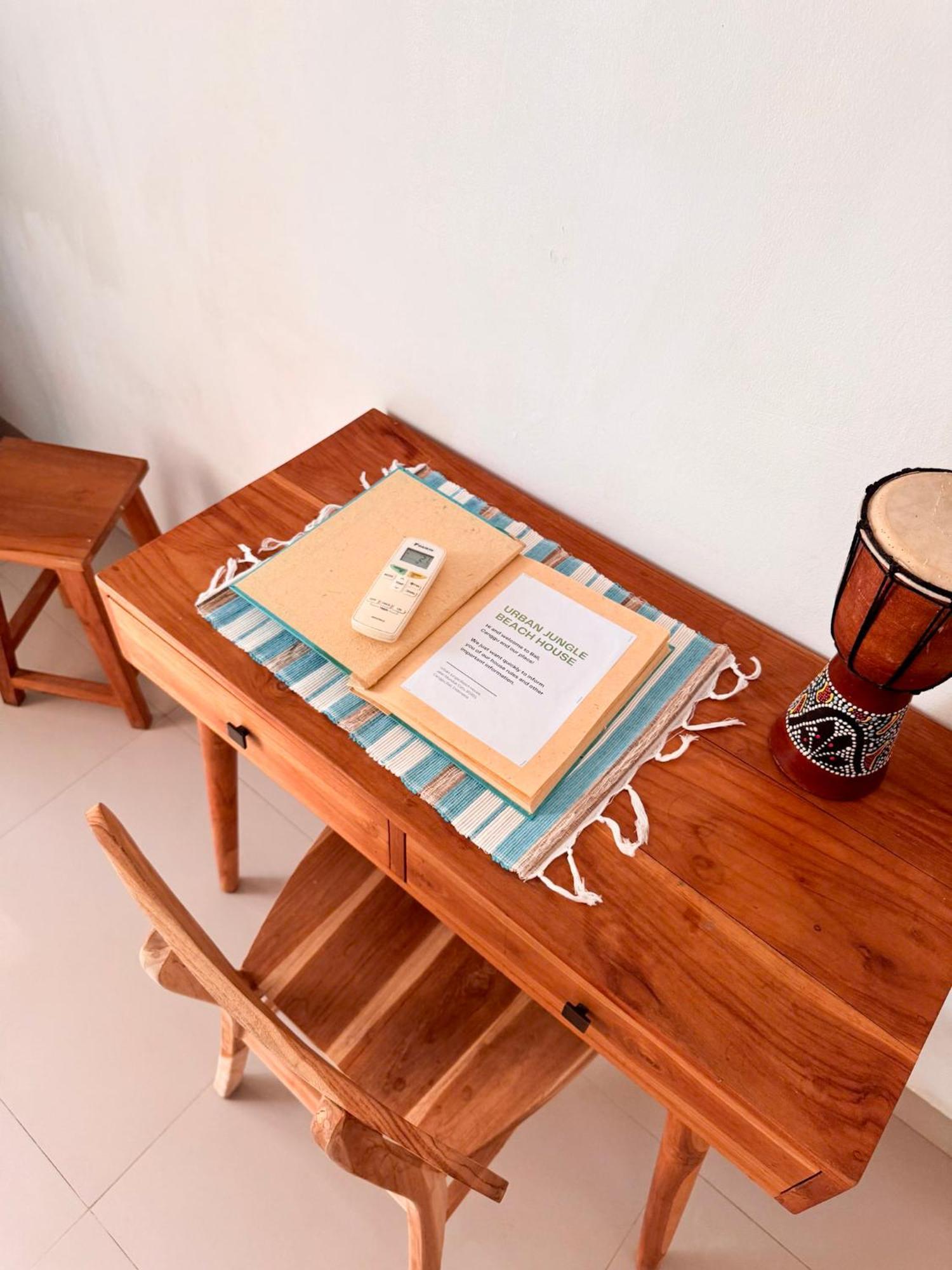 Urban Jungle Beach House Canggu Eksteriør bilde