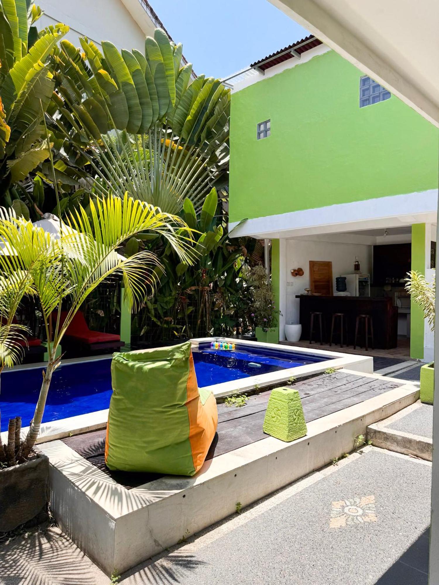 Urban Jungle Beach House Canggu Eksteriør bilde