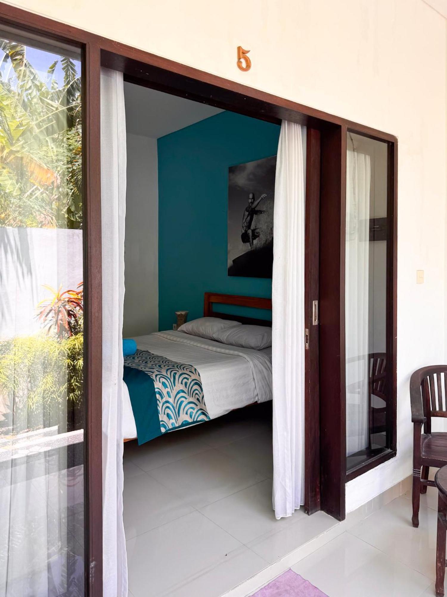 Urban Jungle Beach House Canggu Eksteriør bilde